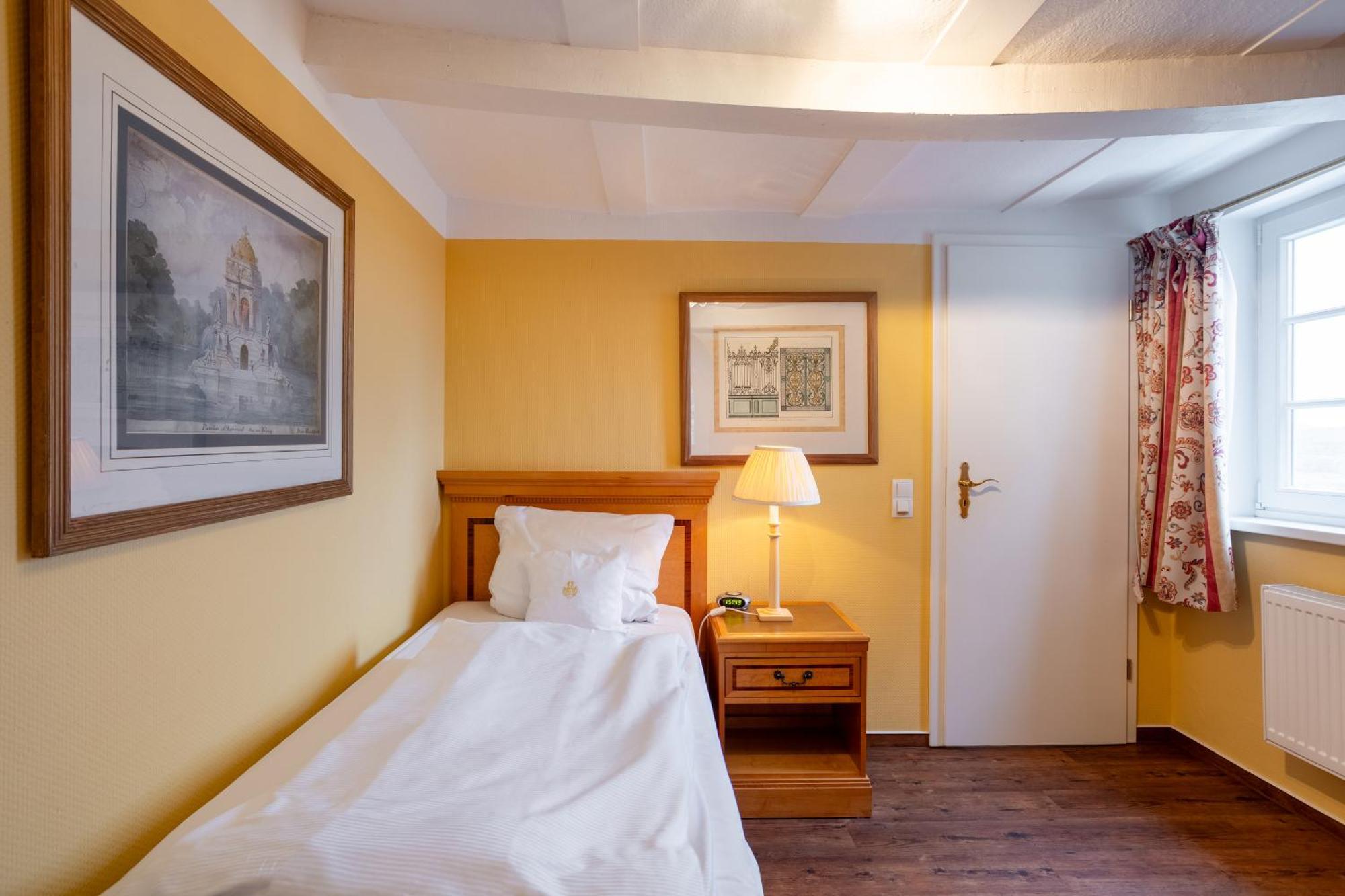 Burghotel Staufenberg Staufenberg  المظهر الخارجي الصورة