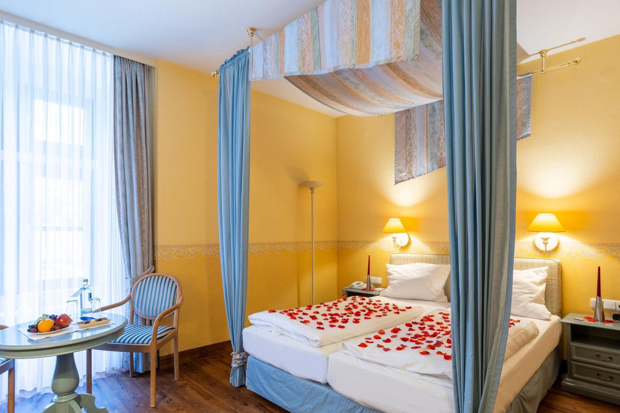 Burghotel Staufenberg Staufenberg  المظهر الخارجي الصورة