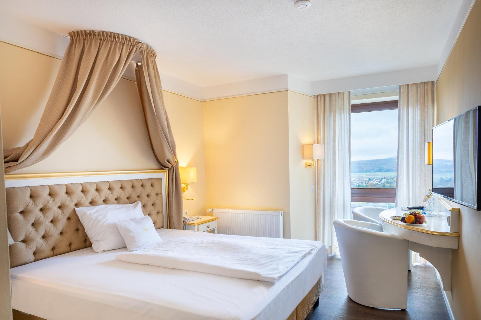 Burghotel Staufenberg Staufenberg  المظهر الخارجي الصورة