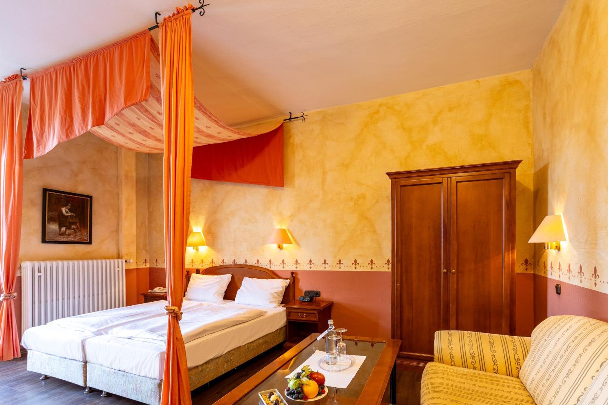 Burghotel Staufenberg Staufenberg  المظهر الخارجي الصورة