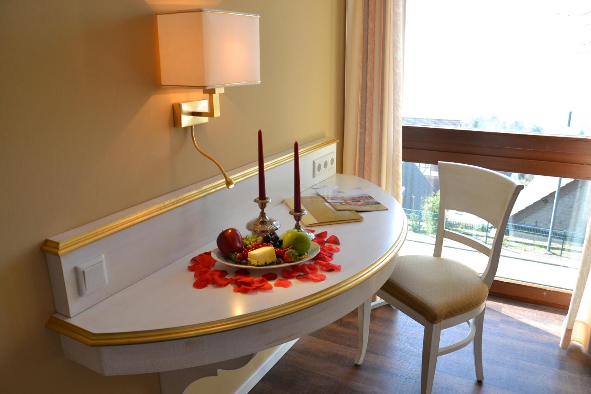 Burghotel Staufenberg Staufenberg  المظهر الخارجي الصورة