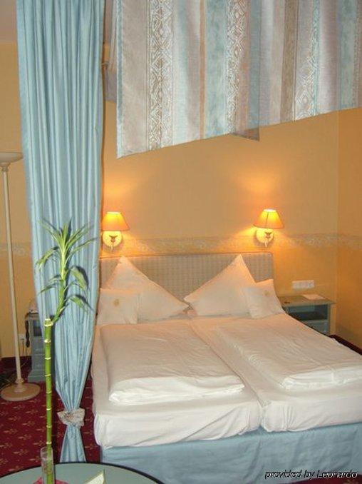 Burghotel Staufenberg Staufenberg  الغرفة الصورة