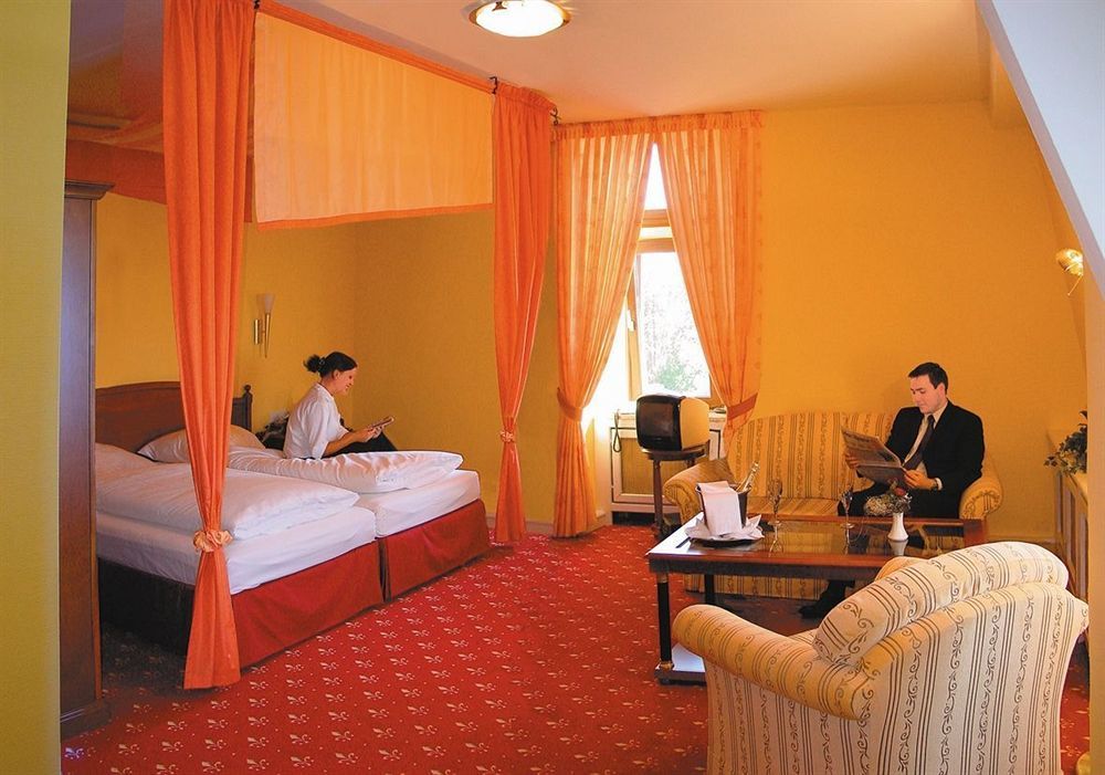Burghotel Staufenberg Staufenberg  المظهر الخارجي الصورة