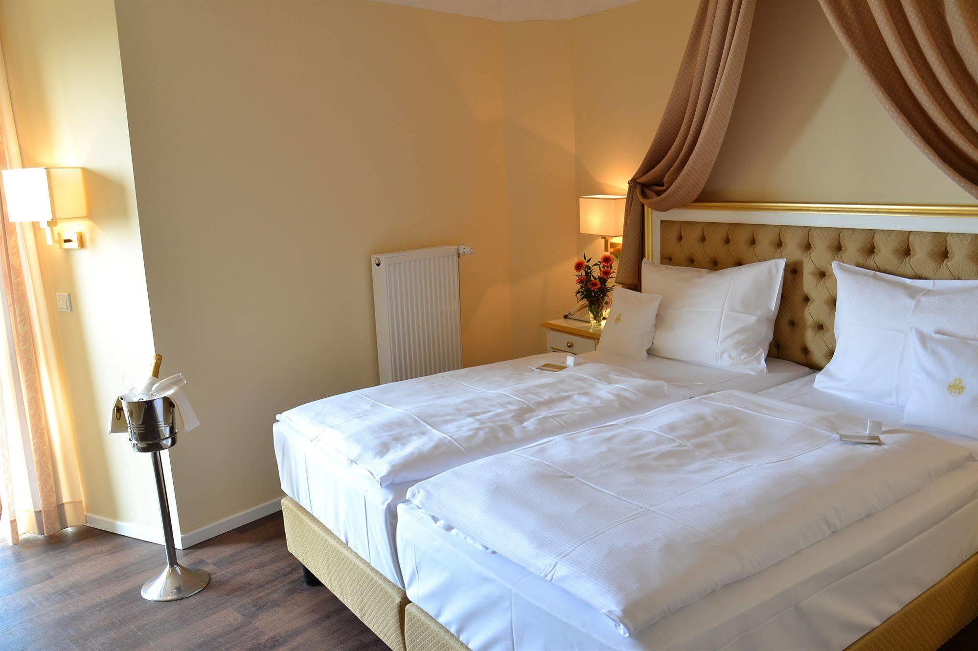 Burghotel Staufenberg Staufenberg  المظهر الخارجي الصورة