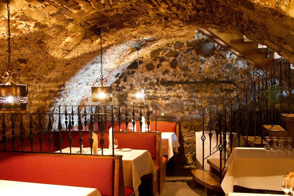 Burghotel Staufenberg Staufenberg  المظهر الخارجي الصورة